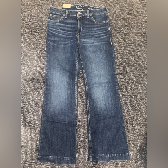 🤑Buy 2 get 1 Free 🤑 👖WOMENS ARIAT JEANS • SIZE 31S 👖 - Picture 1 of 8